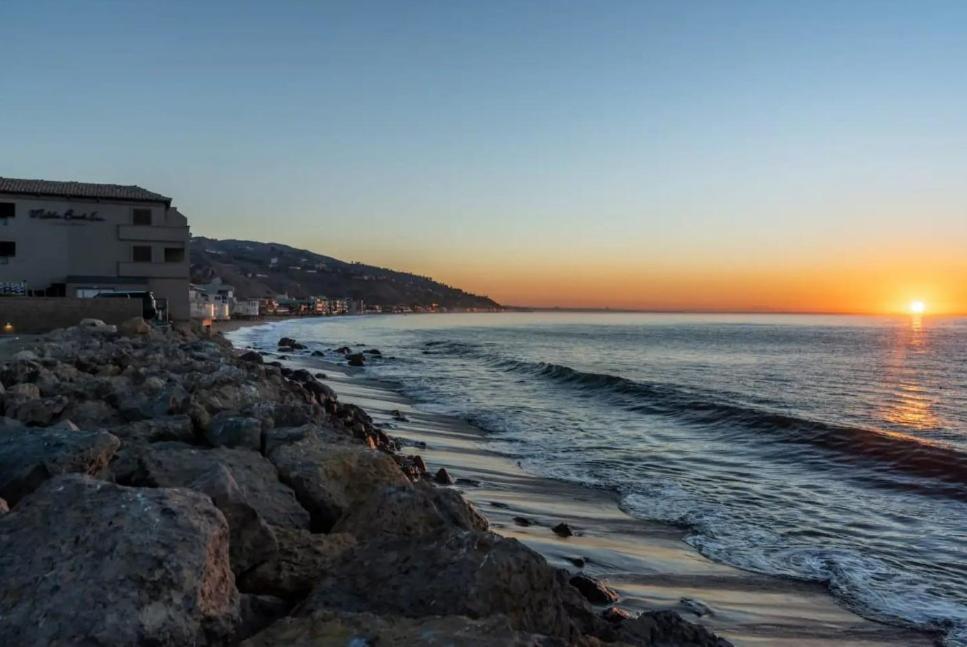 Malibu Sand Carbon Beach Suites Ngoại thất bức ảnh