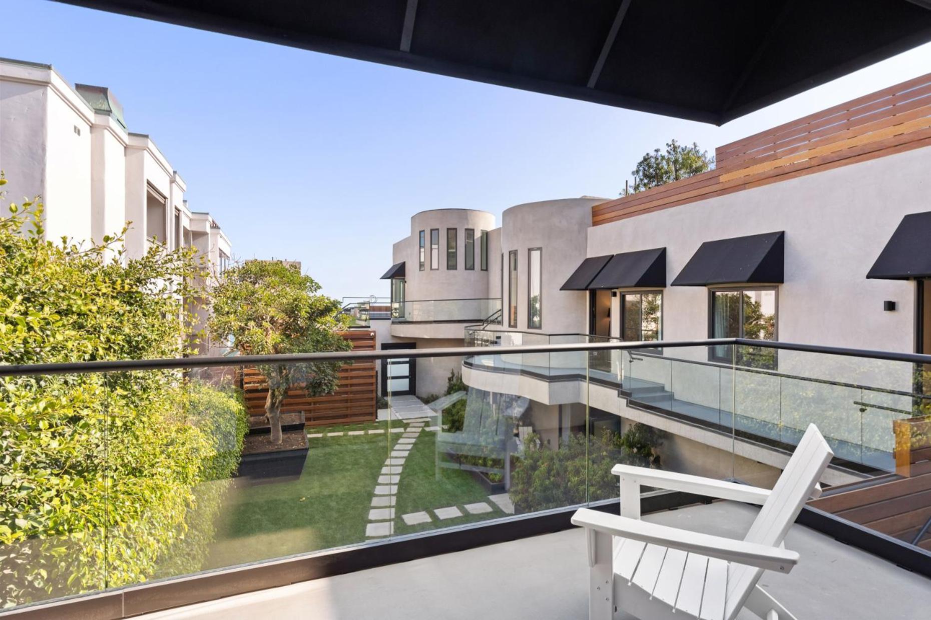 Malibu Sand Carbon Beach Suites Ngoại thất bức ảnh