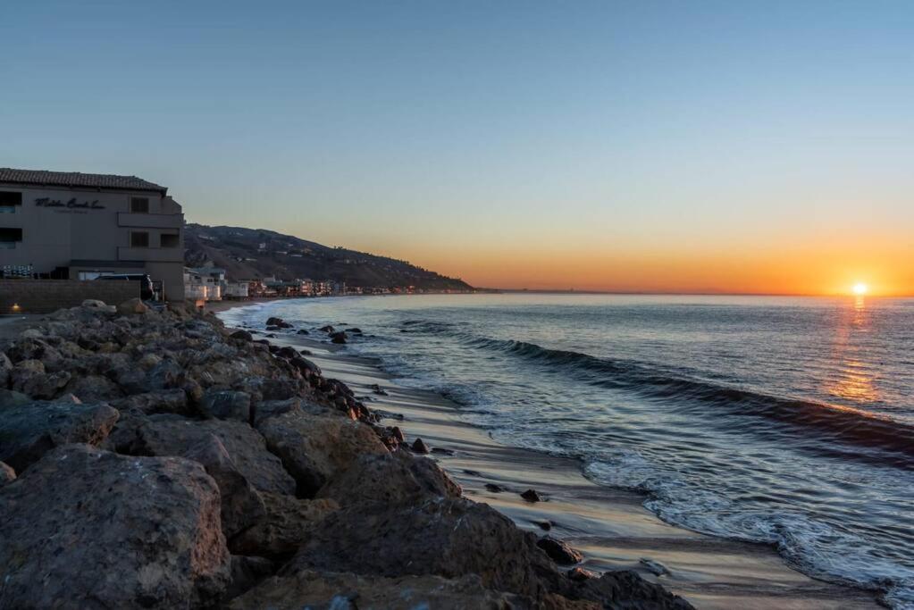 Malibu Sand Carbon Beach Suites Ngoại thất bức ảnh