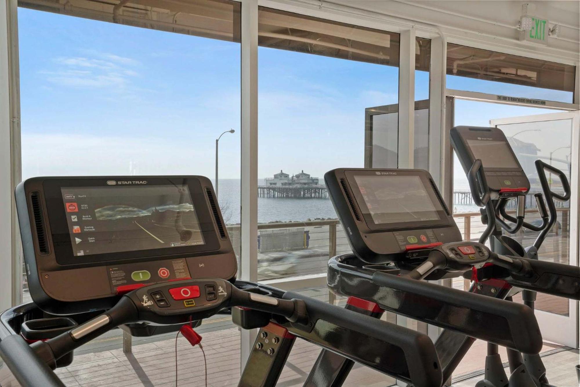 Malibu Sand Carbon Beach Suites Ngoại thất bức ảnh